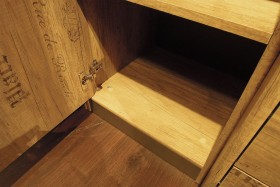 Шкаф для белья «Пилигрим» (Дуб Каньон светлый, Фон серый) в Называевске - nazyvaevsk.katalogmebeli.com | фото 5